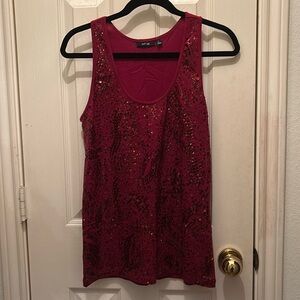 Women’s Apt. 9 Red Sequined Sleeveless Dressy Holiday Top, Excellent Condition.